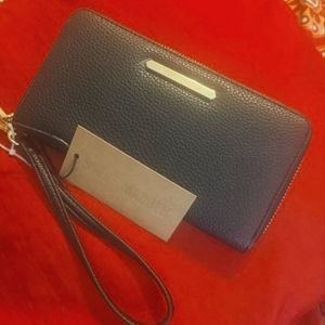 Steve Madden l wristlet